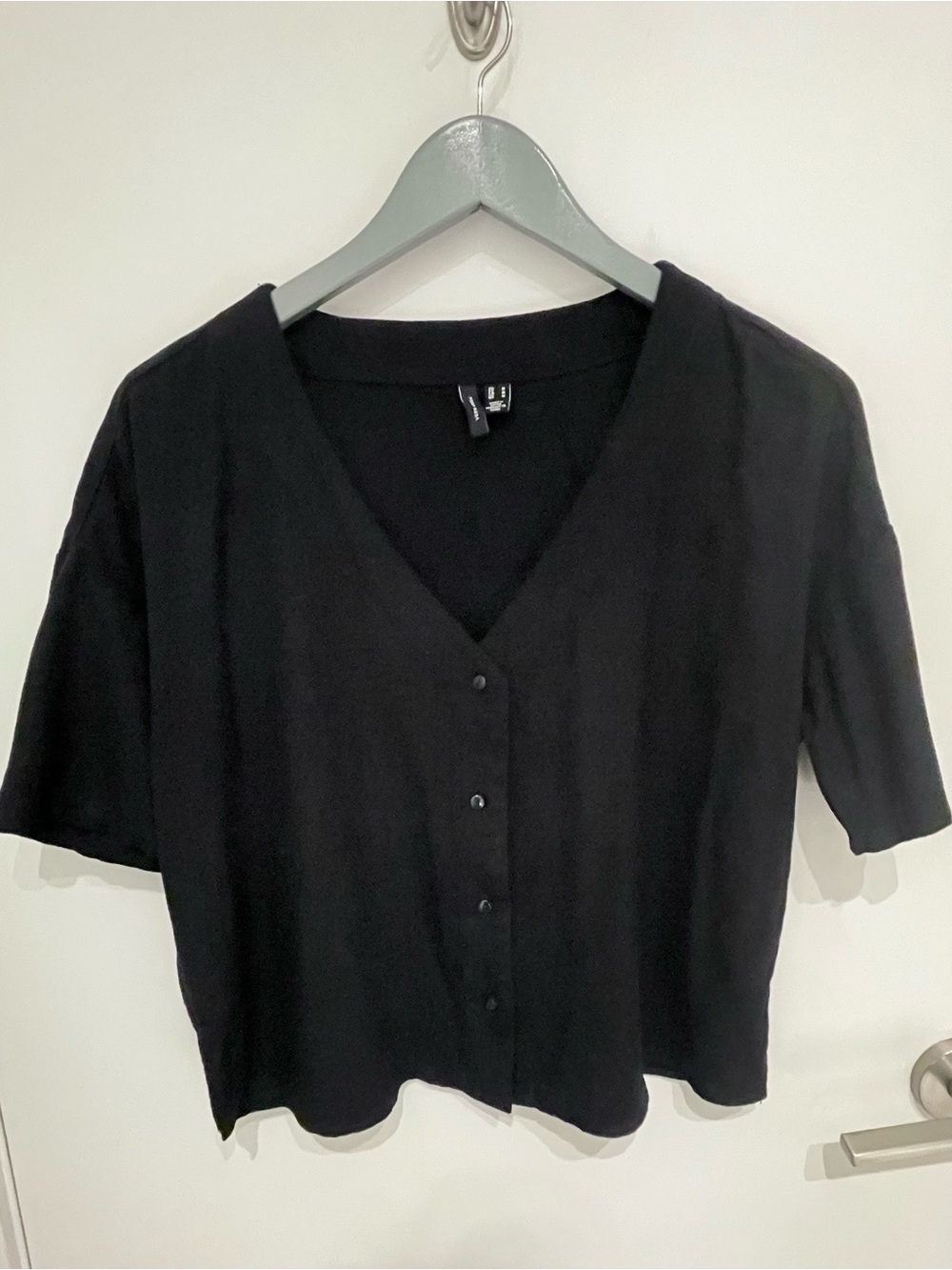 Black linen blend v-neck boxy-fit blouse